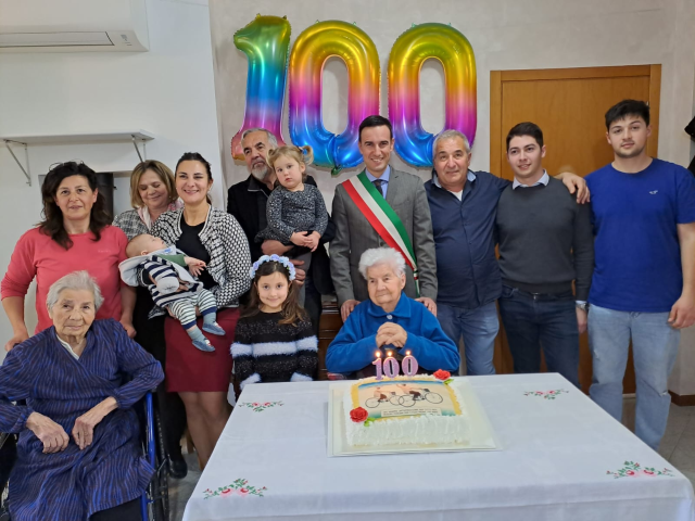 Il Sindaco festeggia la centenaria Pierina Pazzi